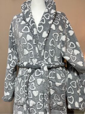 3/$30 Grey Plush Heart Robe with White Hearts